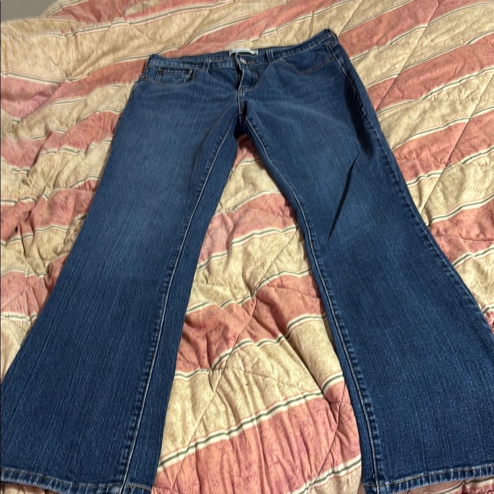 Levi’s 515 boot cut Blue Jeans size 10 long. Very well made jeans
